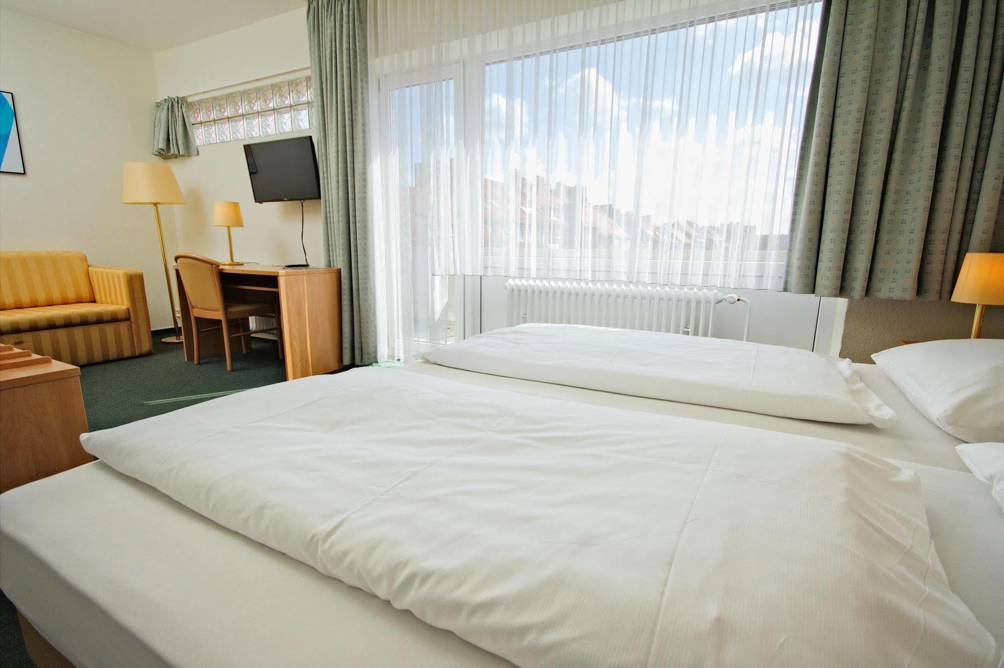 Hotel Wiking كيل المظهر الخارجي الصورة